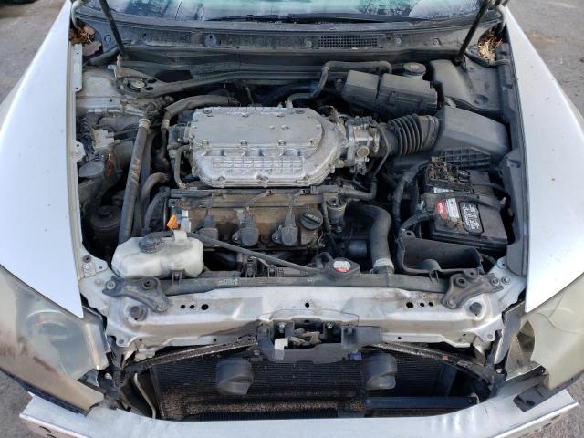 JH4KB16585C008203 - 2005 ACURA RL SILVER photo 11