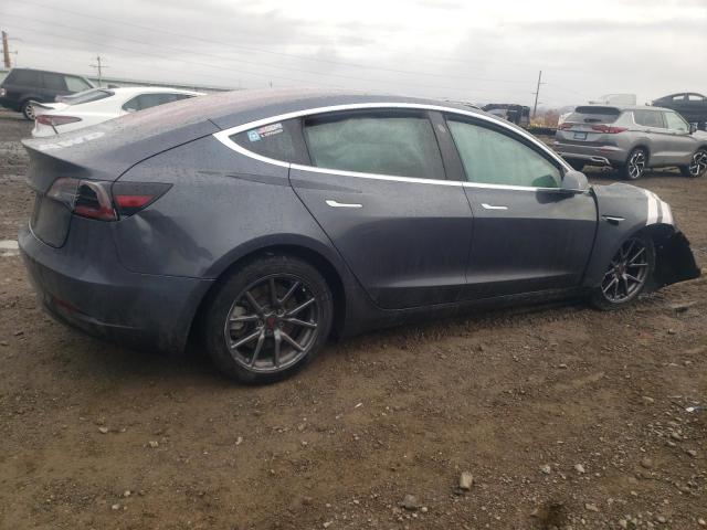 5YJ3E1EB3JF113944 - 2018 TESLA MODEL 3 SILVER photo 3