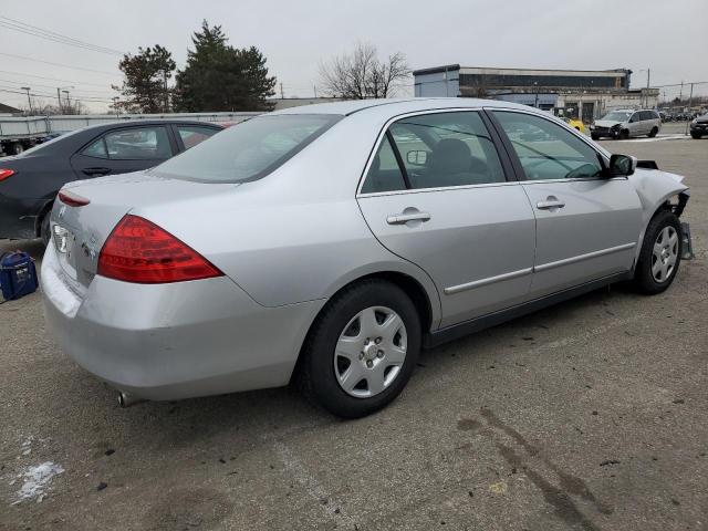 1HGCM56477A218807 - 2007 HONDA ACCORD LX GRAY photo 3