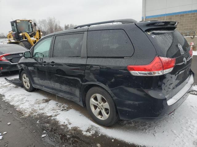 5TDKK3DC0CS242393 - 2012 TOYOTA SIENNA LE BLACK photo 2