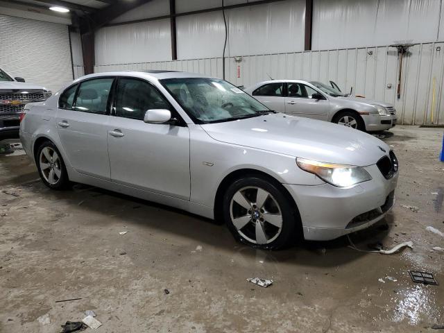 WBANF73586CG66664 - 2006 BMW 530 XI SILVER photo 4