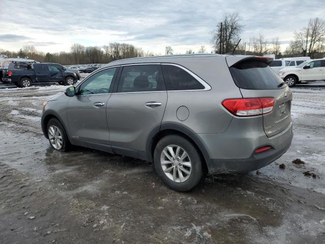 5XYPGDA5XJG391861 - 2018 KIA SORENTO LX GRAY photo 2