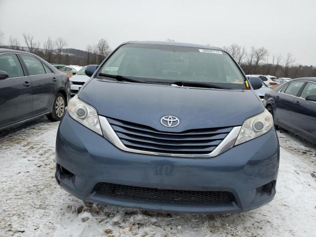 5TDKZ3DCXHS776990 - 2017 TOYOTA SIENNA LE BLUE photo 5