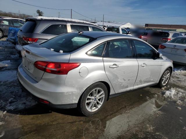 1FADP3F27JL254706 - 2018 FORD FOCUS SE SILVER photo 3