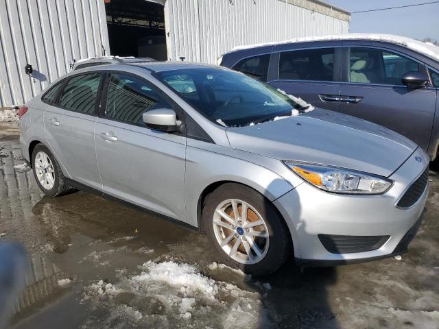 1FADP3F27JL254706 - 2018 FORD FOCUS SE SILVER photo 4