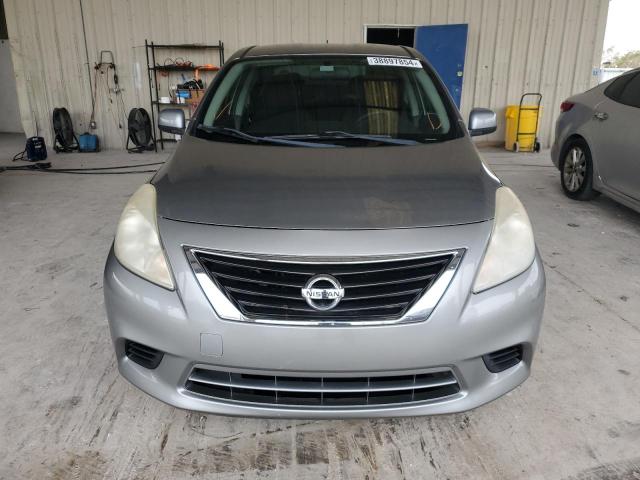 3N1CN7AP9EL819363 - 2014 NISSAN VERSA S GRAY photo 5