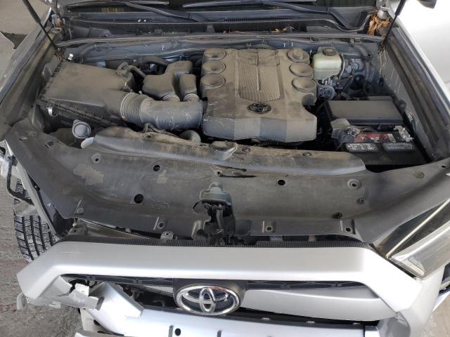 JTEBU5JR1J5580821 - 2018 TOYOTA 4RUNNER SR5/SR5 PREMIUM 银色 照片 11