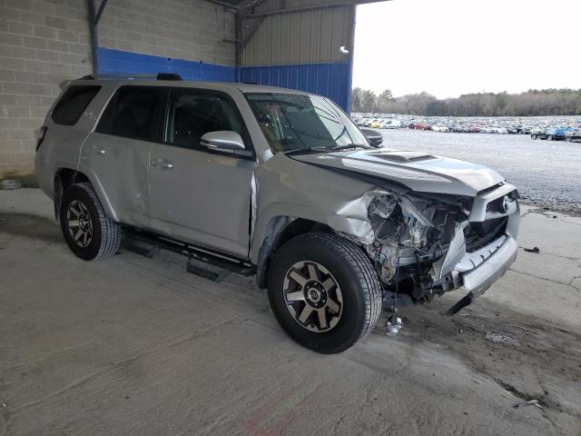 JTEBU5JR1J5580821 - 2018 TOYOTA 4RUNNER SR5/SR5 PREMIUM 银色 照片 4