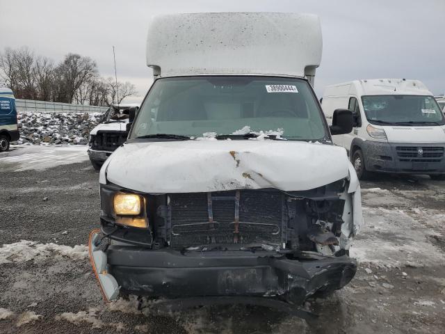 1GB0G2BG8D1133384 - 2013 CHEVROLET EXPRESS G3 WHITE photo 5