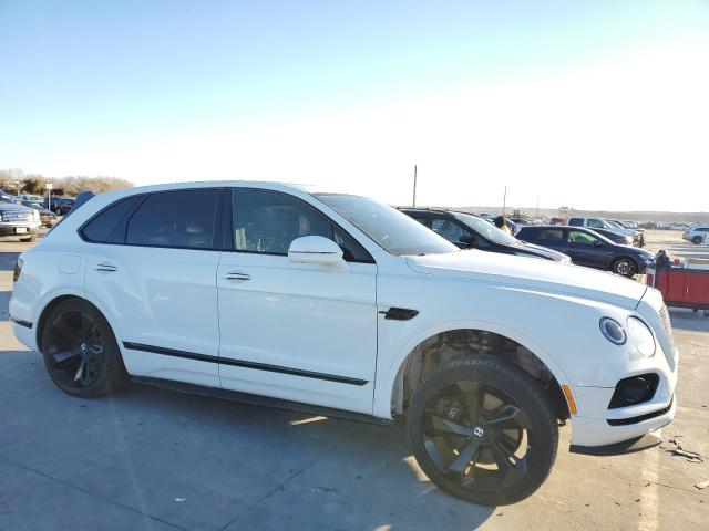 SJAAC2ZV5JC018467 - 2018 BENTLEY BENTAYGA WHITE photo 4