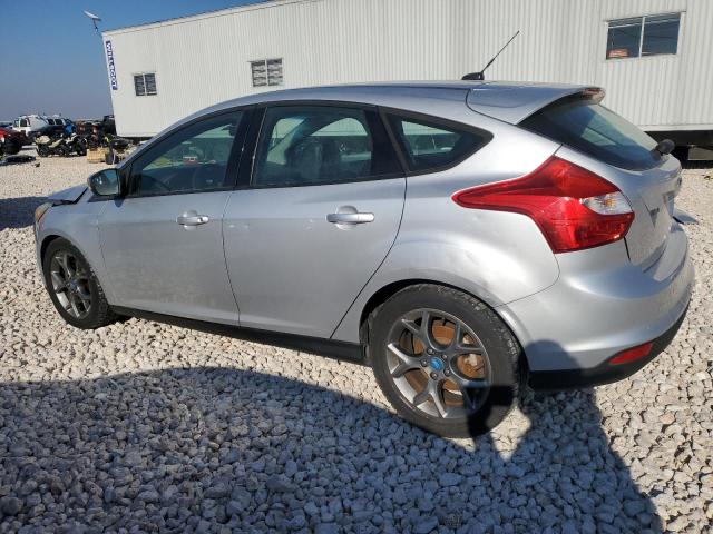 1FADP3K2XDL132450 - 2013 FORD FOCUS SE SILVER photo 2