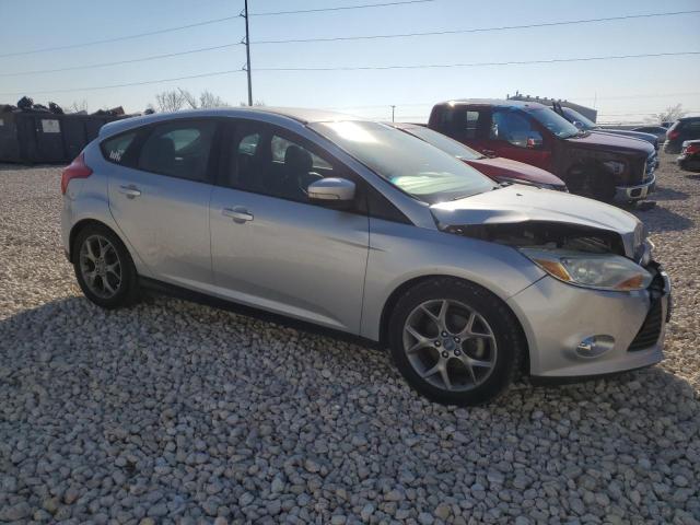 1FADP3K2XDL132450 - 2013 FORD FOCUS SE SILVER photo 4