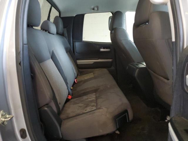 5TFRM5F16EX073073 - 2014 TOYOTA TUNDRA DOUBLE CAB SR/SR5 SILVER photo 10