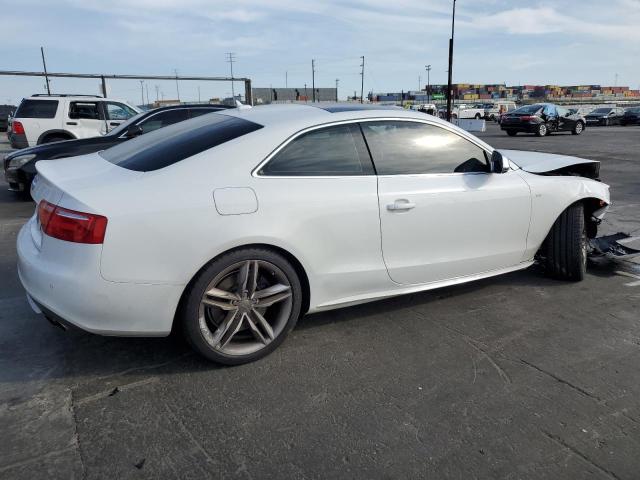 WAURV78TX9A032670 - 2009 AUDI S5 QUATTRO WHITE photo 3