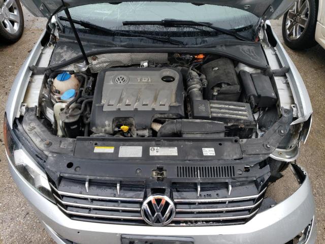 1VWBN7A36EC037746 - 2014 VOLKSWAGEN PASSAT SE SILVER photo 11