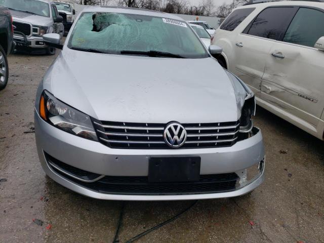 1VWBN7A36EC037746 - 2014 VOLKSWAGEN PASSAT SE SILVER photo 5