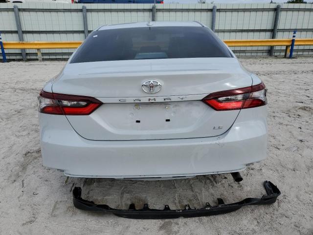 4T1C11AKXRU217072 - 2024 TOYOTA CAMRY LE SILVER photo 6