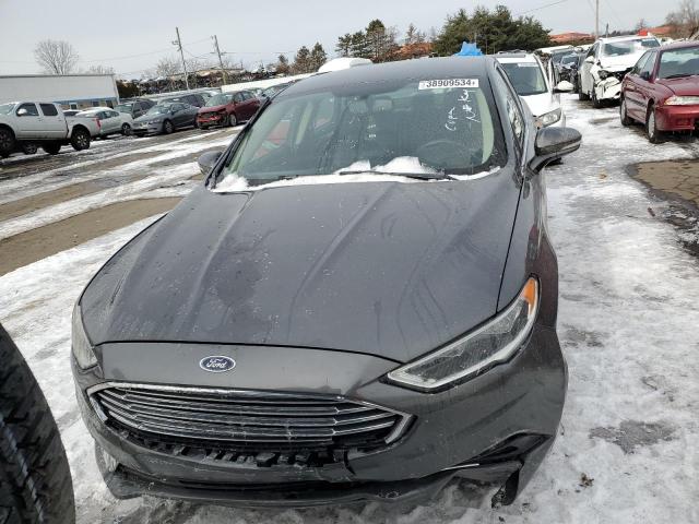 3FA6P0T97HR280873 - 2017 FORD FUSION SE GRAY photo 5