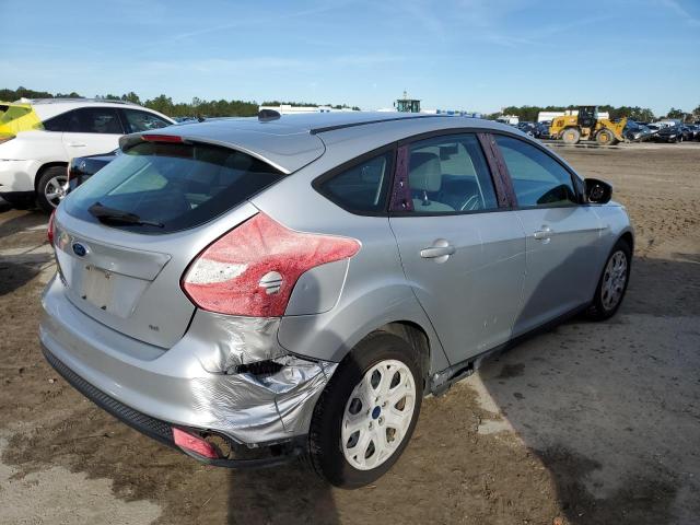 1FAHP3K25CL265679 - 2012 FORD FOCUS SE SILVER photo 3