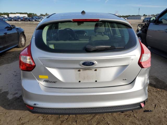 1FAHP3K25CL265679 - 2012 FORD FOCUS SE SILVER photo 6