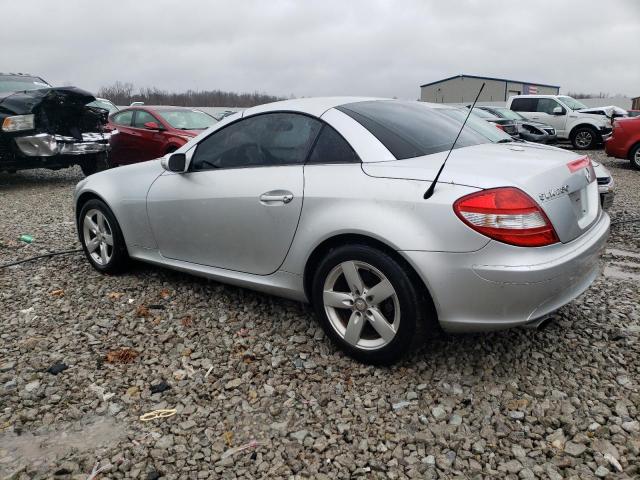 WDBWK54F18F187949 - 2008 MERCEDES-BENZ SLK 280 SILVER photo 2