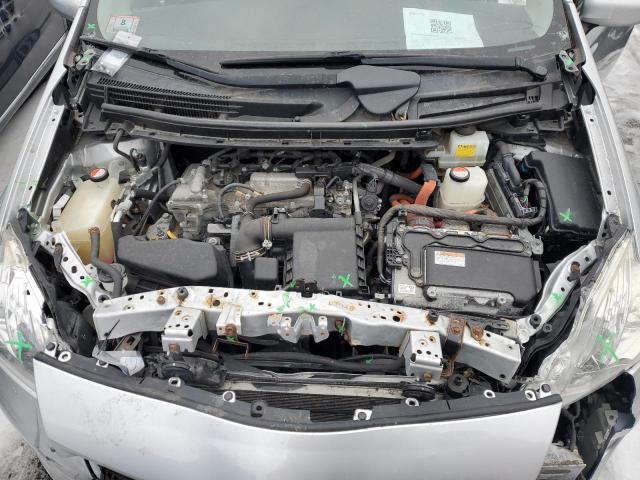 JTDKN3DU6F0448082 - 2015 TOYOTA PRIUS SILVER photo 11