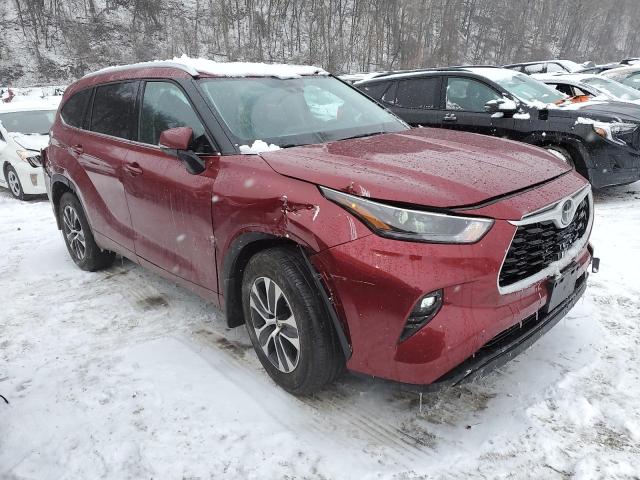 5TDGZRBH3NS568968 - 2022 TOYOTA HIGHLANDER XLE RED photo 4