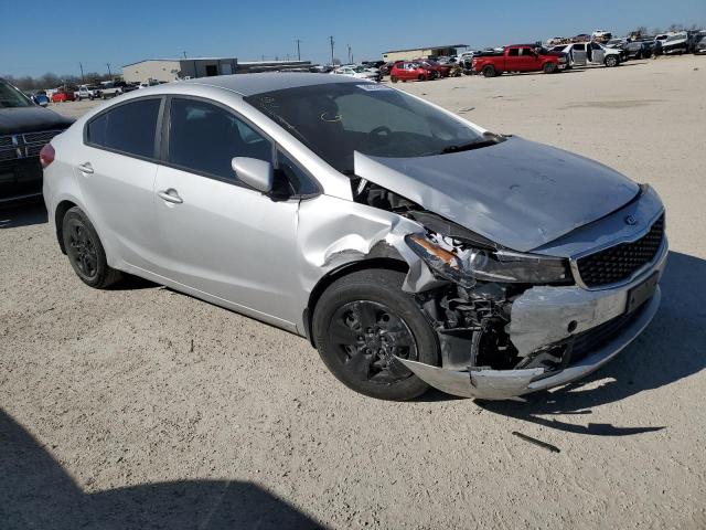 3KPFK4A76JE234594 - 2018 KIA FORTE LX SILVER photo 4