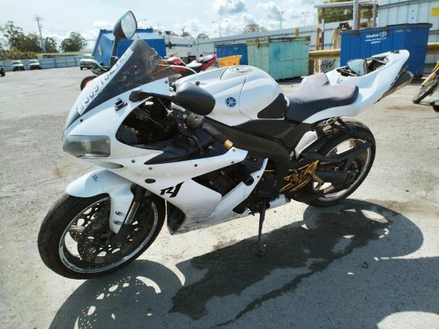 JYARN13Y85A003208 - 2005 YAMAHA YZFR1 C WHITE photo 2