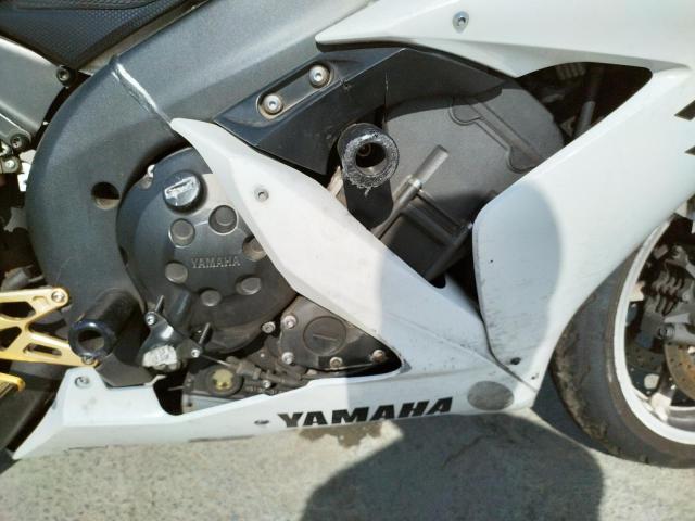 JYARN13Y85A003208 - 2005 YAMAHA YZFR1 C WHITE photo 7