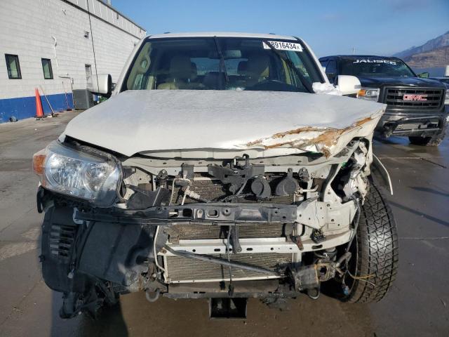 JTEBU5JR1D5110485 - 2013 TOYOTA 4RUNNER SR5 WHITE photo 5