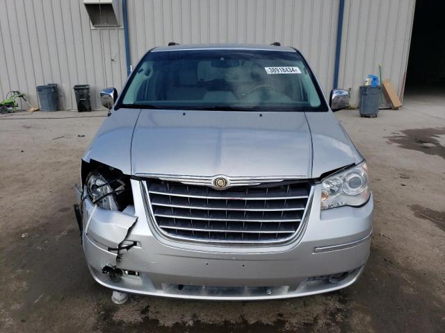 2A8HR64X68R104313 - 2008 CHRYSLER TOWN & COU LIMITED SILVER photo 5