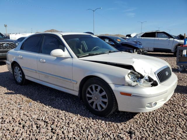 KMHWF35H72A674082 - 2002 HYUNDAI SONATA GLS WHITE photo 4