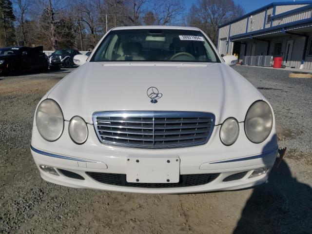 WDBUF65J63A274661 - 2003 MERCEDES-BENZ E 320 WHITE photo 5