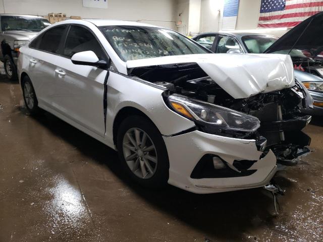 5NPE24AF1JH613565 - 2018 HYUNDAI SONATA SE WHITE photo 4