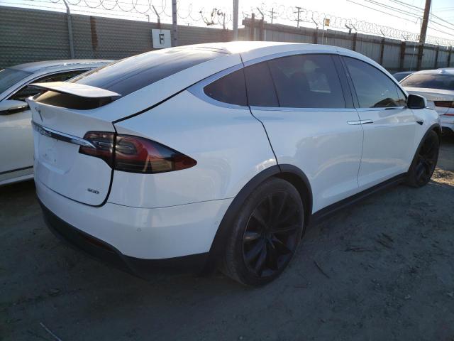 5YJXCBE23HF045894 - 2017 TESLA MODEL X WHITE photo 3