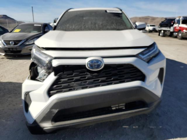 2T3RWRFVXNW136605 - 2022 TOYOTA RAV4 XLE WHITE photo 5