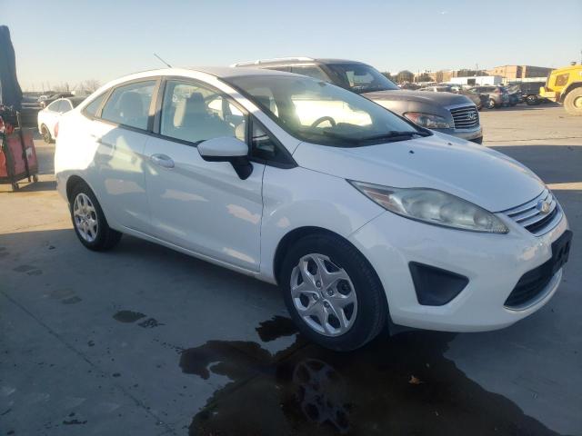 3FADP4BJ4CM165115 - 2012 FORD FIESTA SE WHITE photo 4