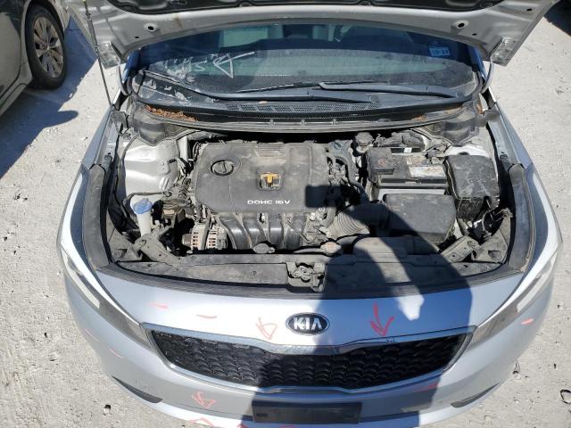 3KPFL4A75JE197311 - 2018 KIA FORTE LX SILVER photo 11