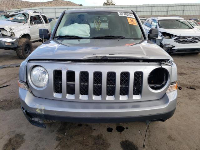 1C4NJPFB8ED864668 - 2014 JEEP PATRIOT LATITUDE SILVER photo 5