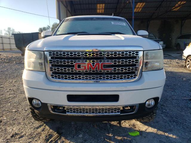 1GT125EGXCF167730 - 2012 GMC SIERRA K2500 DENALI WHITE photo 5