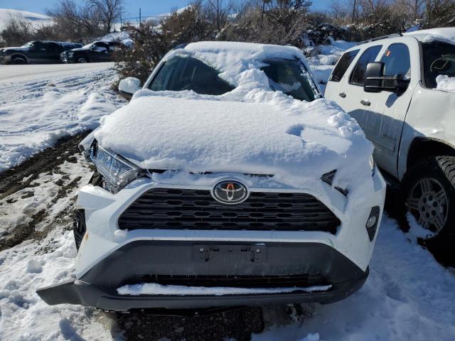 2T3A1RFV0KC036506 - 2019 TOYOTA RAV4 XLE PREMIUM WHITE photo 5