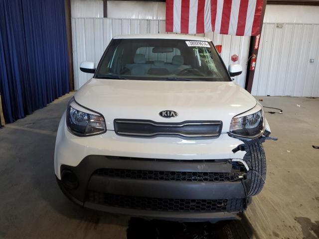 KNDJN2A29K7025412 - 2019 KIA SOUL WHITE photo 5