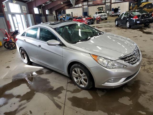 5NPEC4AC1BH279980 - 2011 HYUNDAI SONATA SE SILVER photo 4