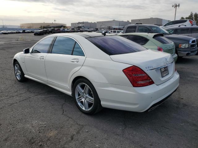 WDDNG7DBXCA477951 - 2012 MERCEDES-BENZ S 550 WHITE photo 2