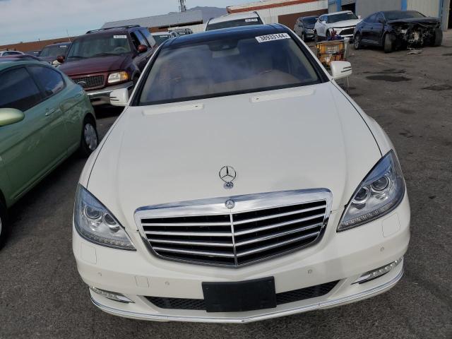 WDDNG7DBXCA477951 - 2012 MERCEDES-BENZ S 550 WHITE photo 5