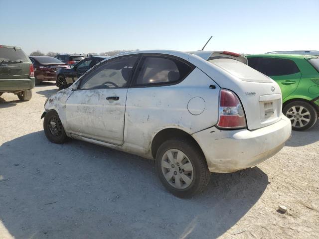 KMHCM36C38U080169 - 2008 HYUNDAI ACCENT GS WHITE photo 2