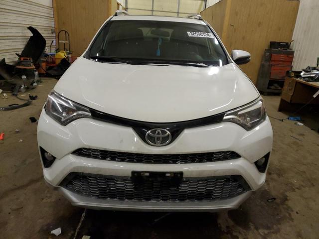 JTMJFREV5GJ068391 - 2016 TOYOTA RAV4 SE WHITE photo 5