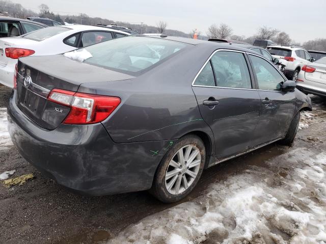 4T1BK1FKXEU026005 - 2014 TOYOTA CAMRY SE GRAY photo 3