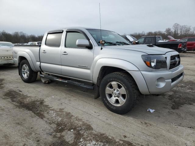 3TMMU4FN0BM034486 - 2011 TOYOTA TACOMA DOUBLE CAB LONG BED SILVER photo 4